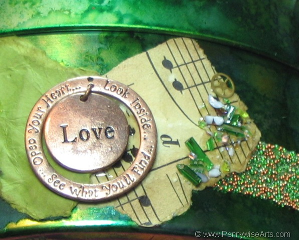 [Box Of Love Clip[16].jpg]